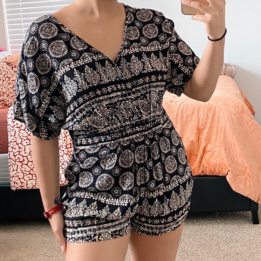 Forever21 Romper - Picture 3 of 4
